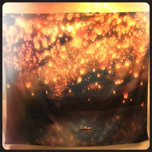 Floating lantern Tapestry